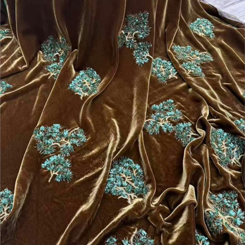 Bead Mat Velvet - Abrigo bordado con cuentas de industria