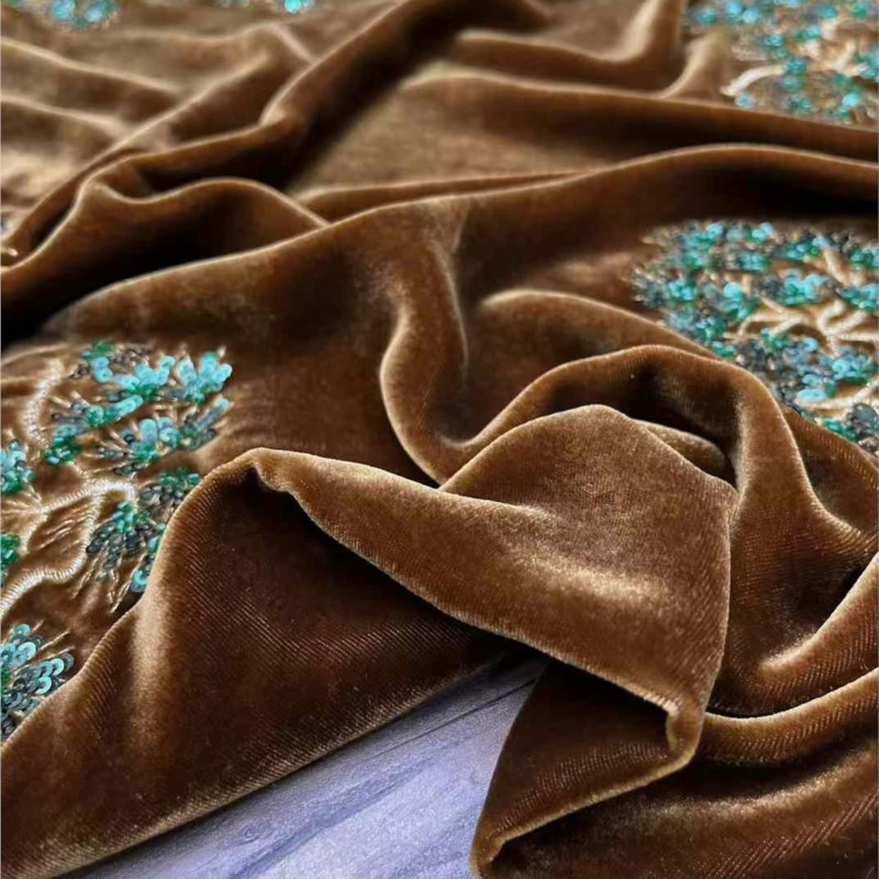 Abrigo bordado con cuentas de  - Bead Mat Velvet reseña y precio