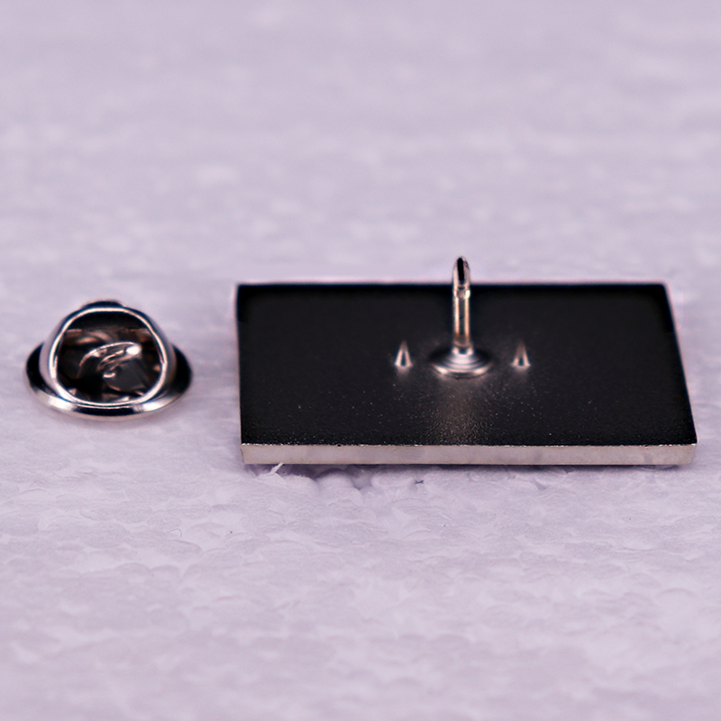 Pin esmaltado de banda de rock - Jewelry Making Uk reseña y precio